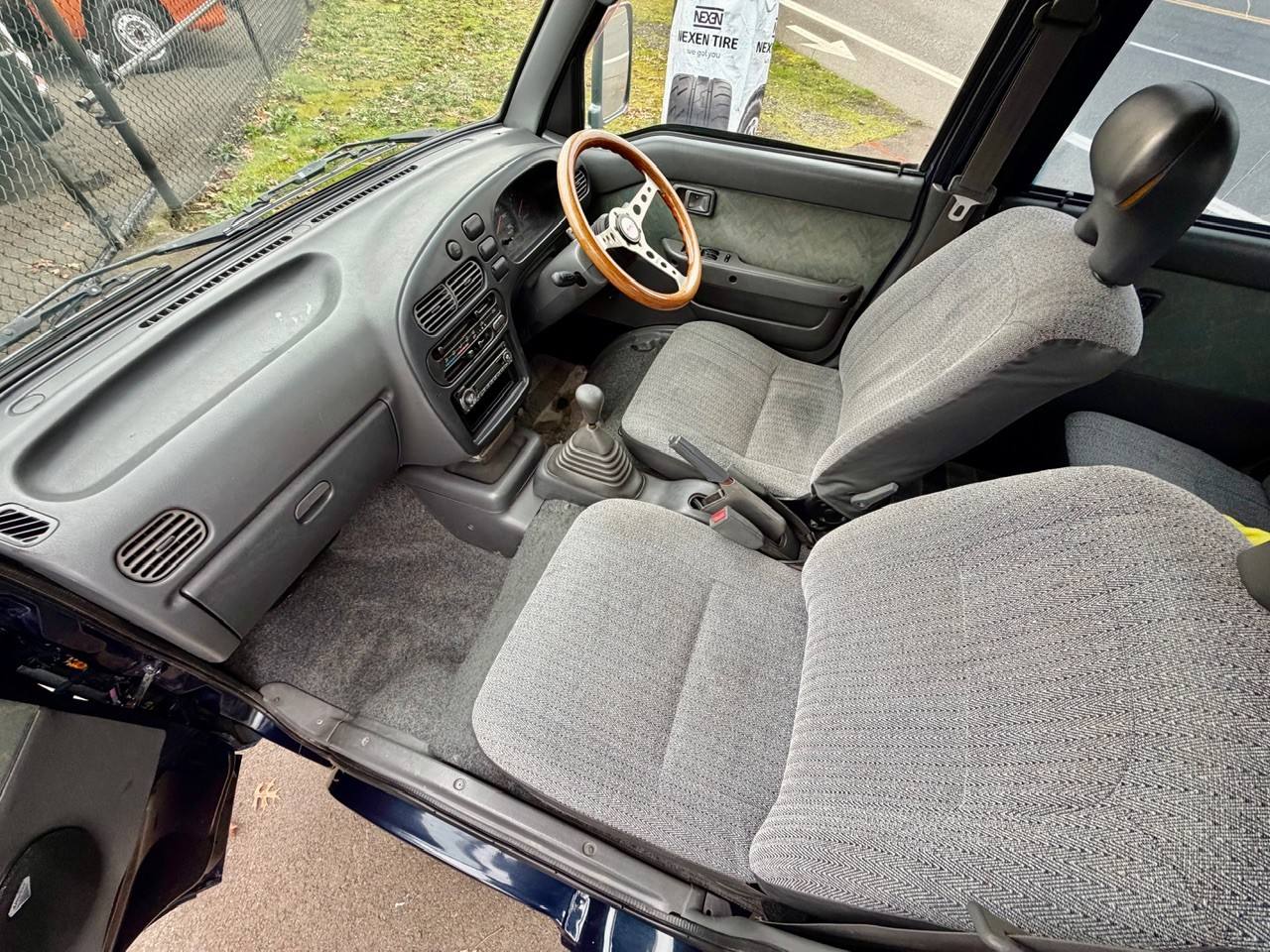 1998 Daihatsu Hi-Jet Deck Van Twincam 12V, 4WD, 2Hi-4Hi, AC, 5MT