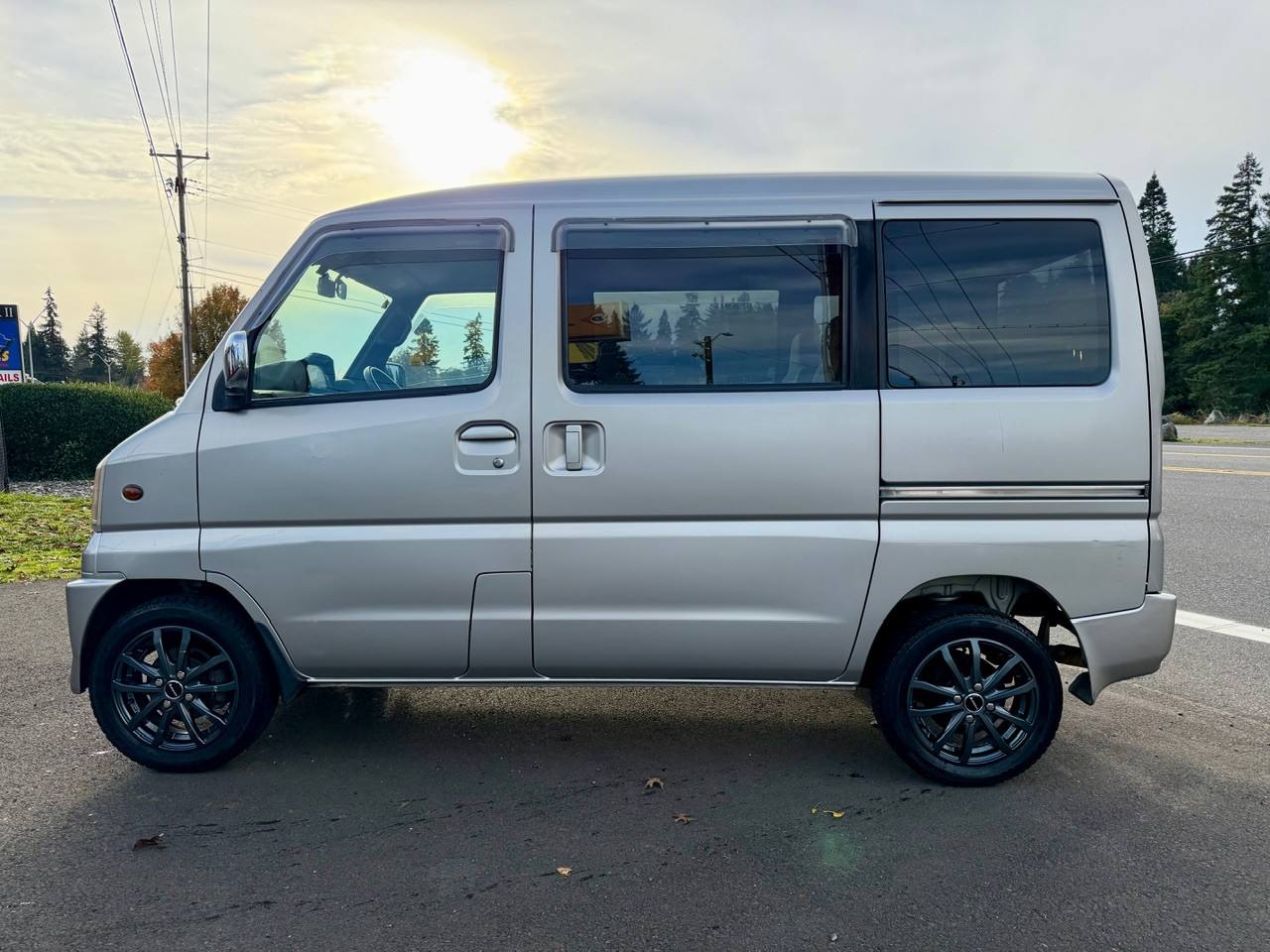 2000 Mitsubishi Townbox EFI 4WD, PS, AC,PW, PL, Airbags, Auto