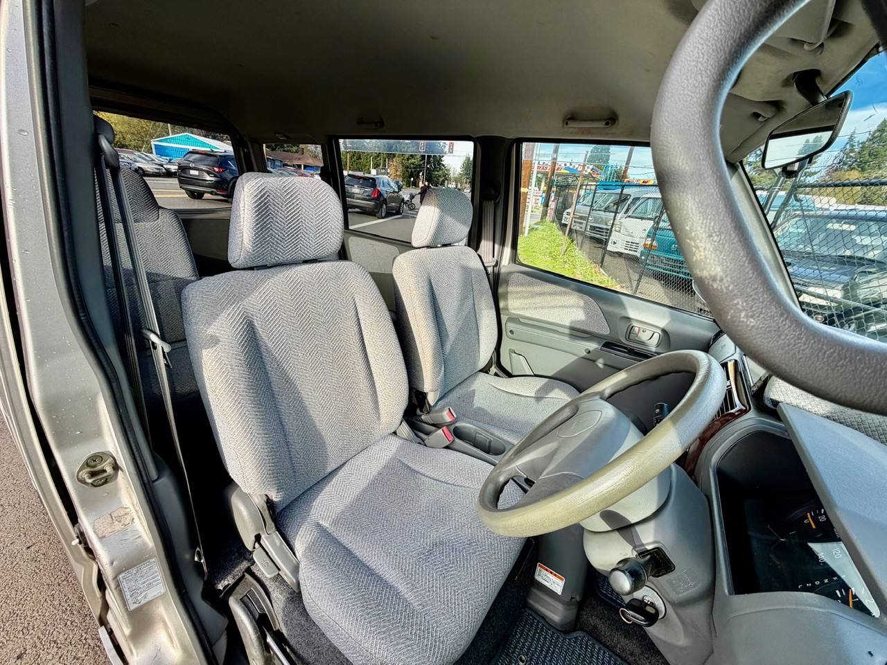 2000 Mitsubishi Townbox EFI 4WD, PS, AC,PW, PL, Airbags, Auto