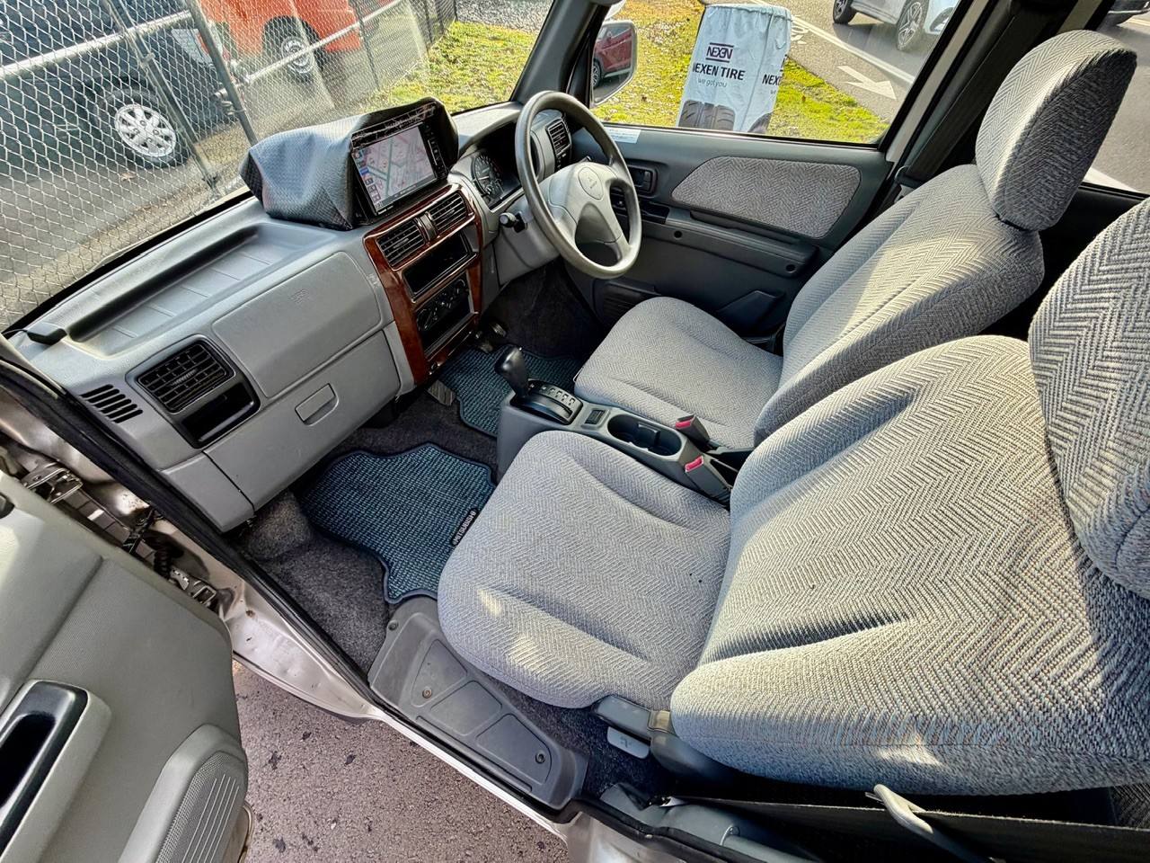 2000 Mitsubishi Townbox EFI 4WD, PS, AC,PW, PL, Airbags, Auto