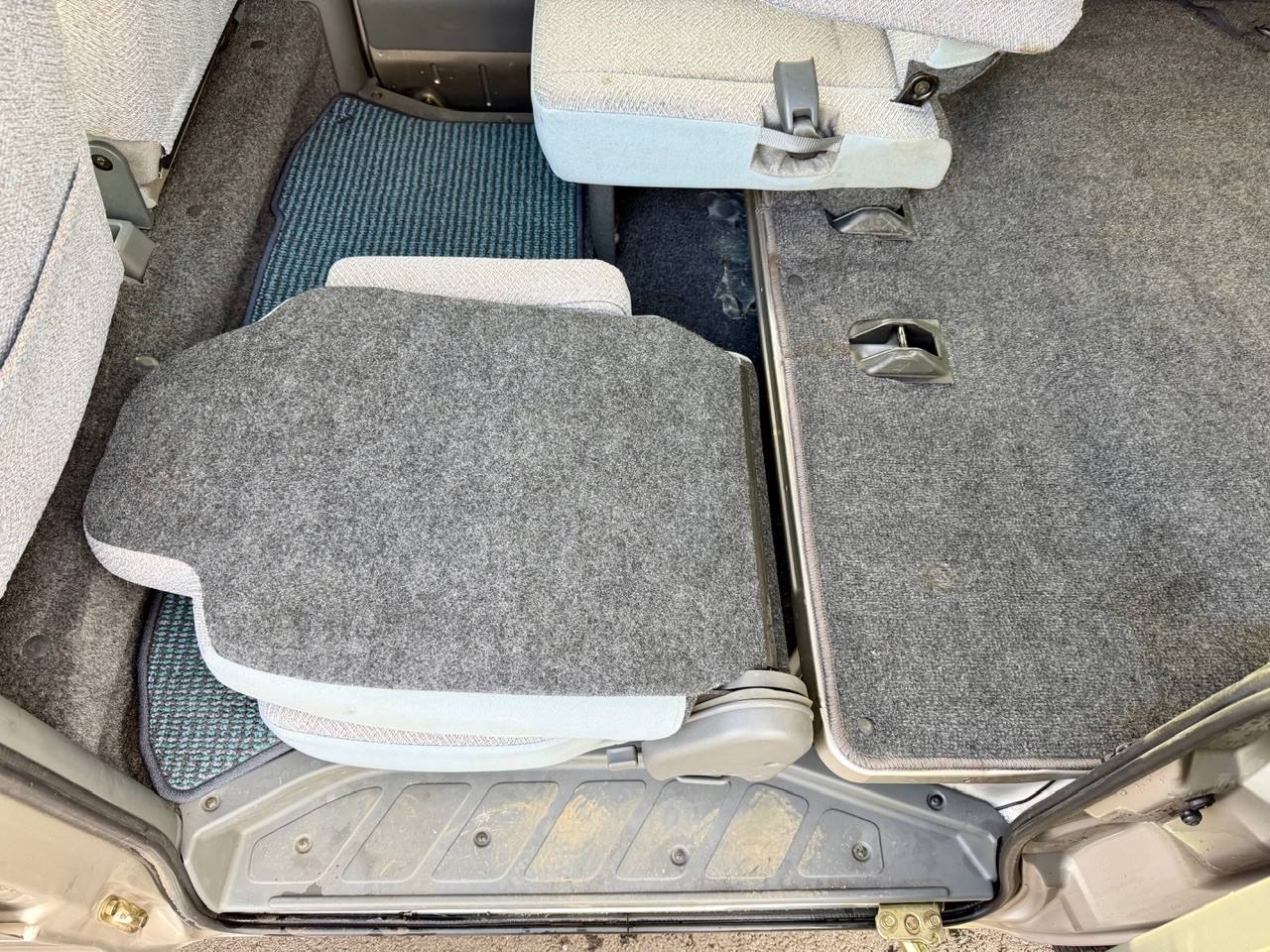2000 Mitsubishi Townbox EFI 4WD, PS, AC,PW, PL, Airbags, Auto