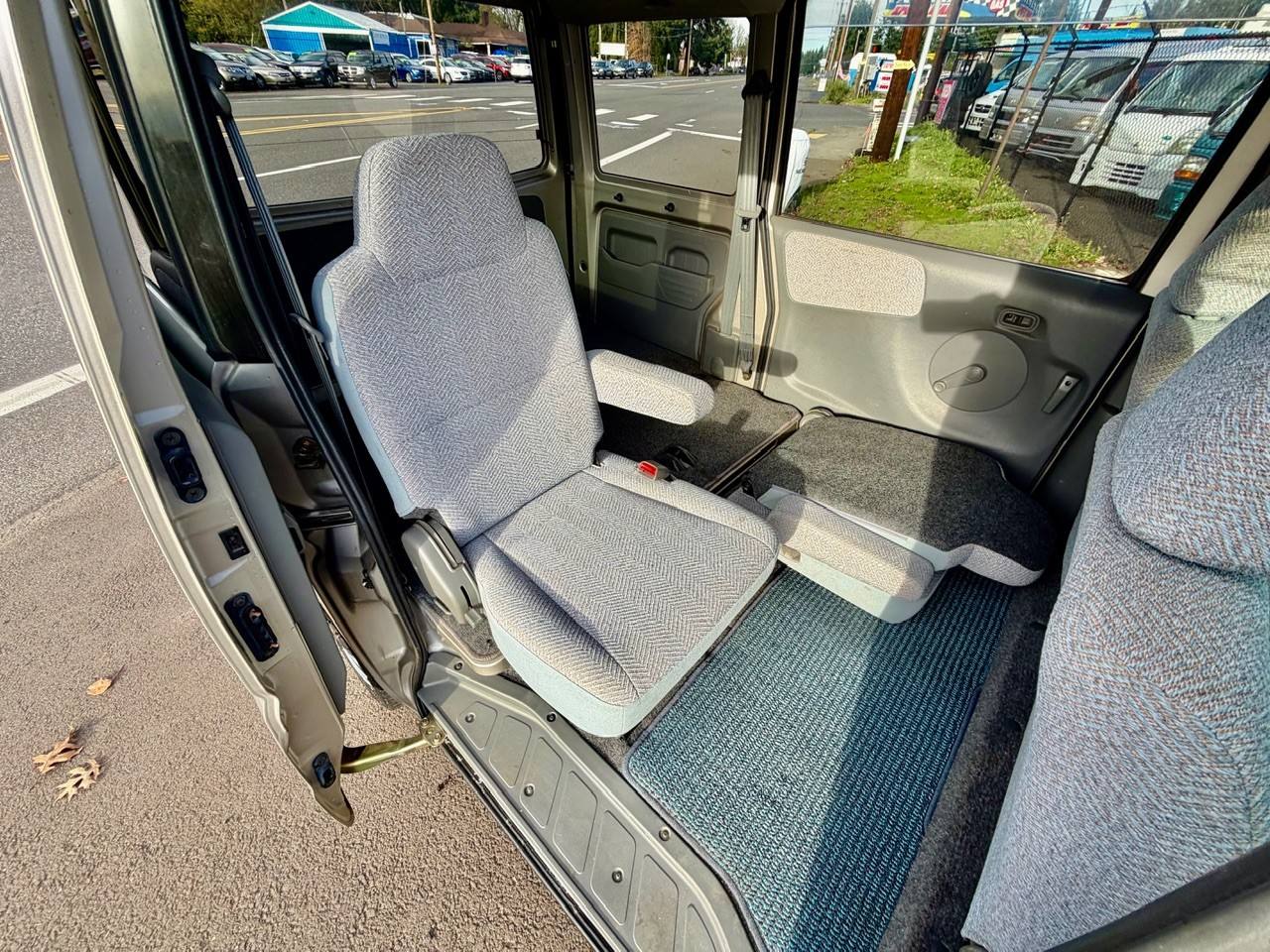 2000 Mitsubishi Townbox EFI 4WD, PS, AC,PW, PL, Airbags, Auto
