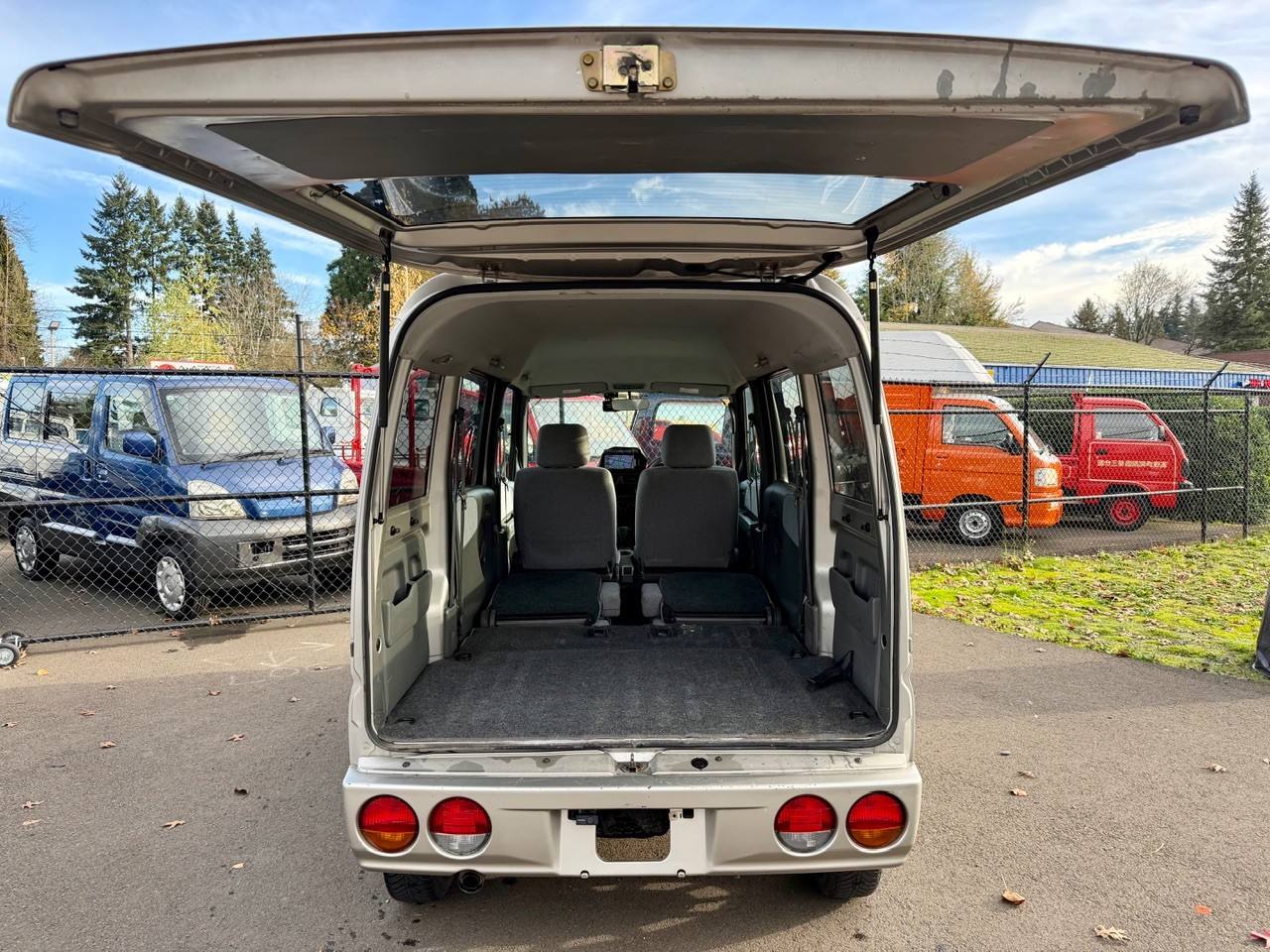 2000 Mitsubishi Townbox EFI 4WD, PS, AC,PW, PL, Airbags, Auto