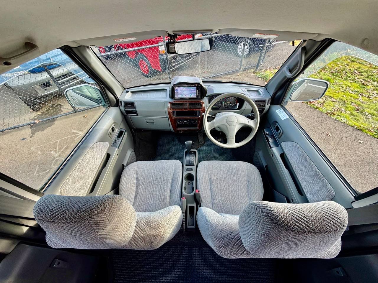 2000 Mitsubishi Townbox EFI 4WD, PS, AC,PW, PL, Airbags, Auto