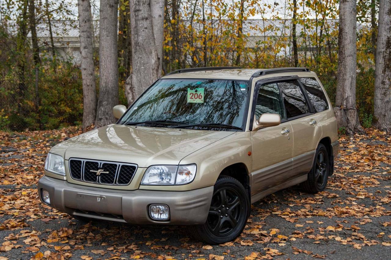 2000 Subaru Forester  4WD, PW,PL,AC, Automatic, Like New!