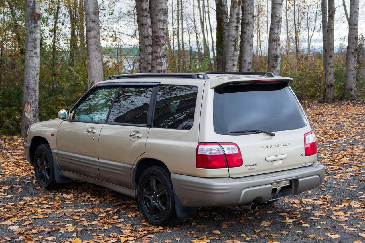 2000 Subaru Forester  4WD, PW,PL,AC, Automatic, Like New!