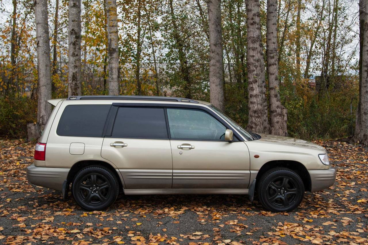 2000 Subaru Forester  4WD, PW,PL,AC, Automatic, Like New!