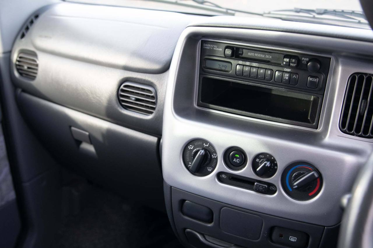 2000 Daihatsu Atrai 7 EFI 4WD, PS, PW, PL, AC, Airbags, 7 Pass, Auto