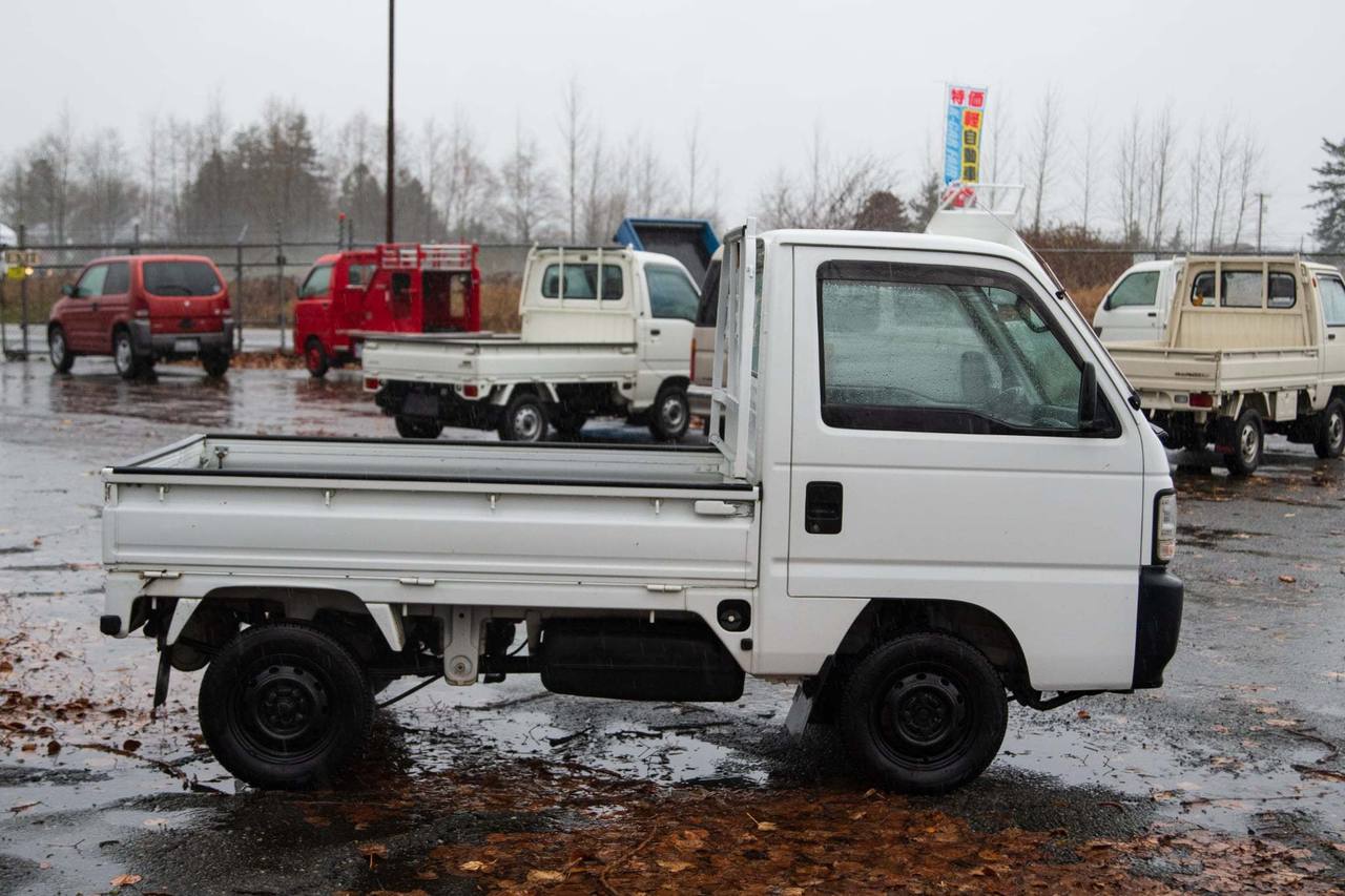 1999 Honda Acty Super Delux RealTime 4WD Mid-Engine, 5MT