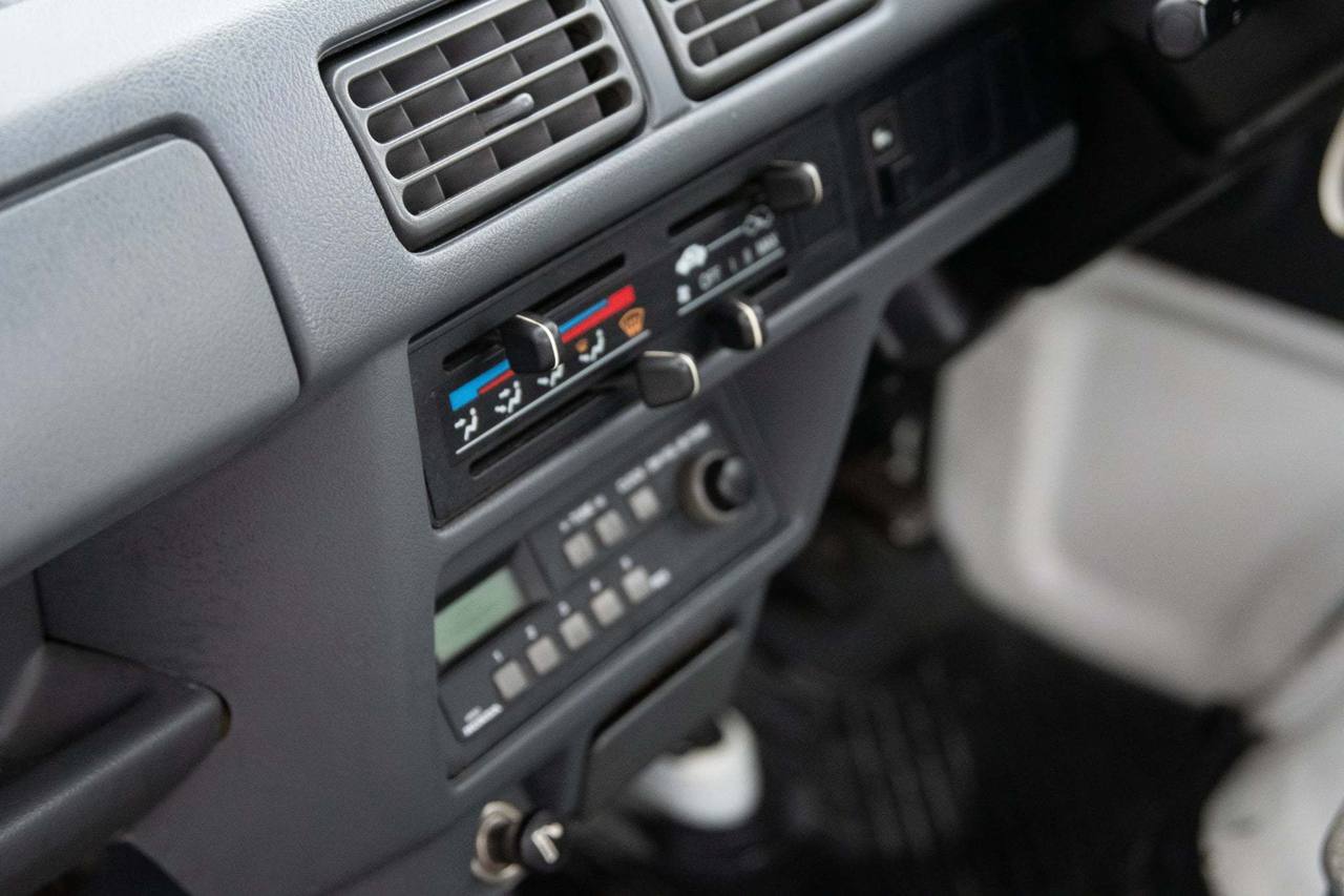 1999 Honda Acty Super Delux RealTime 4WD Mid-Engine, 5MT