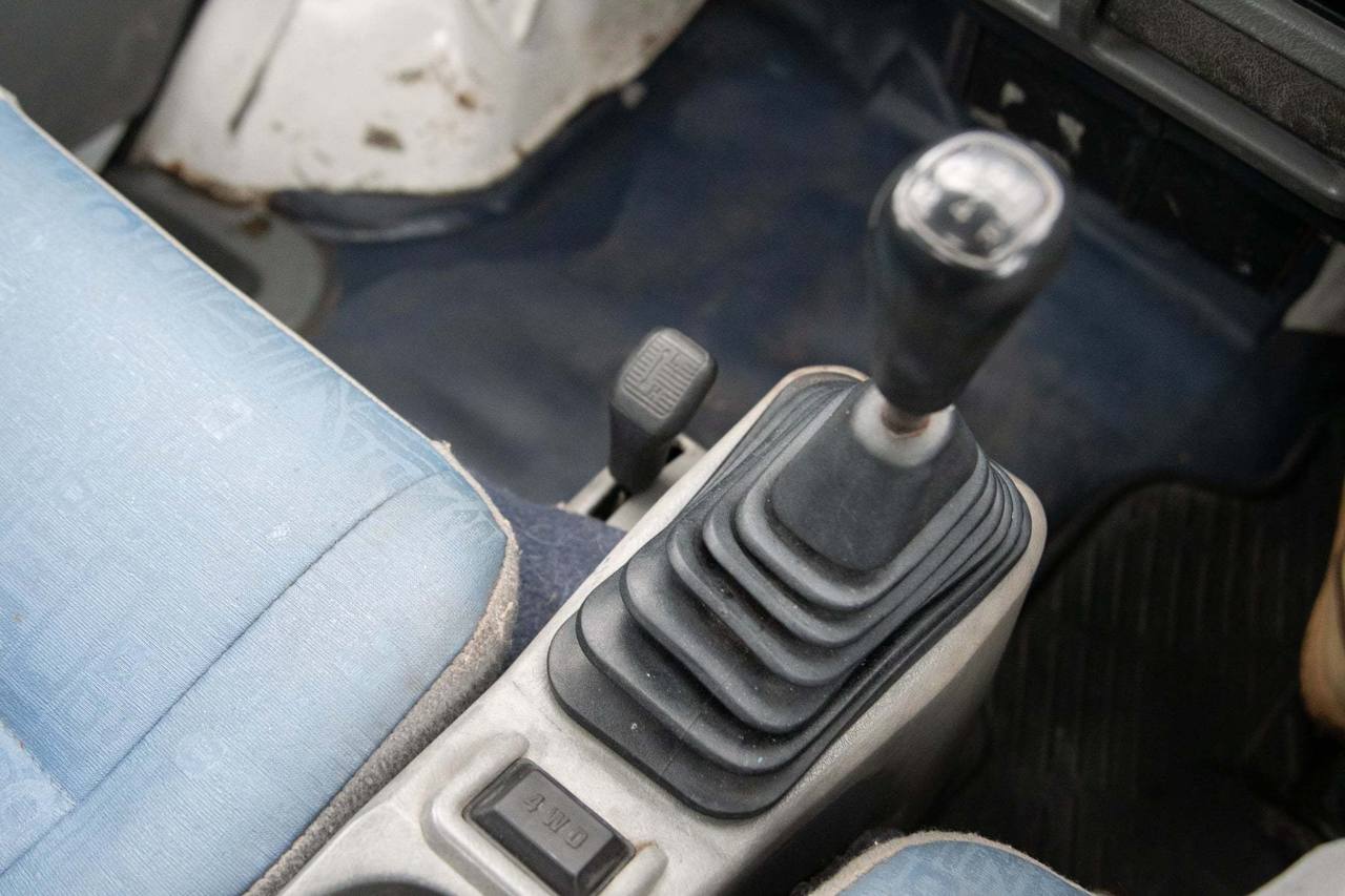 1999 Mitsubishi Minicab HD Dump 4WD, 2Hi-4Hi-4Lo, PS, AC, 5MT, LSD