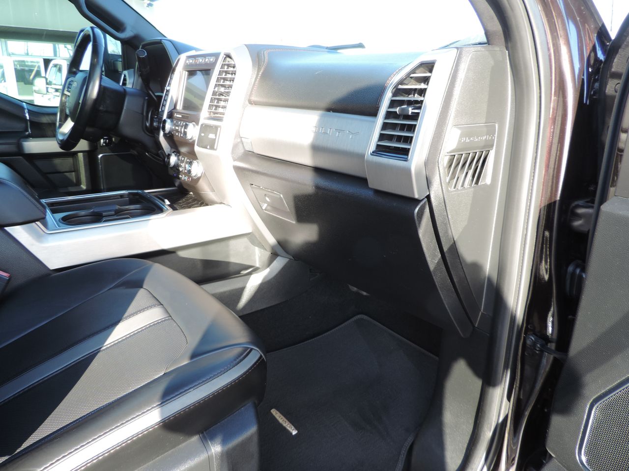 2019 Ford F-250 SD Crew Cab Platinum FX4 4WD