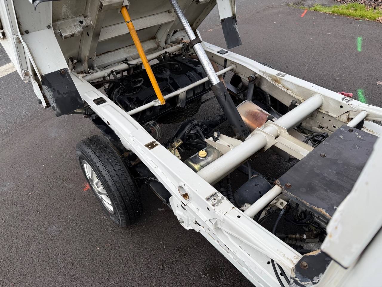 2000 Mitsubishi Minicab HD Dump 4WD, 2Hi-4Hi-4Lo, AC, PS, 5MT, LSD