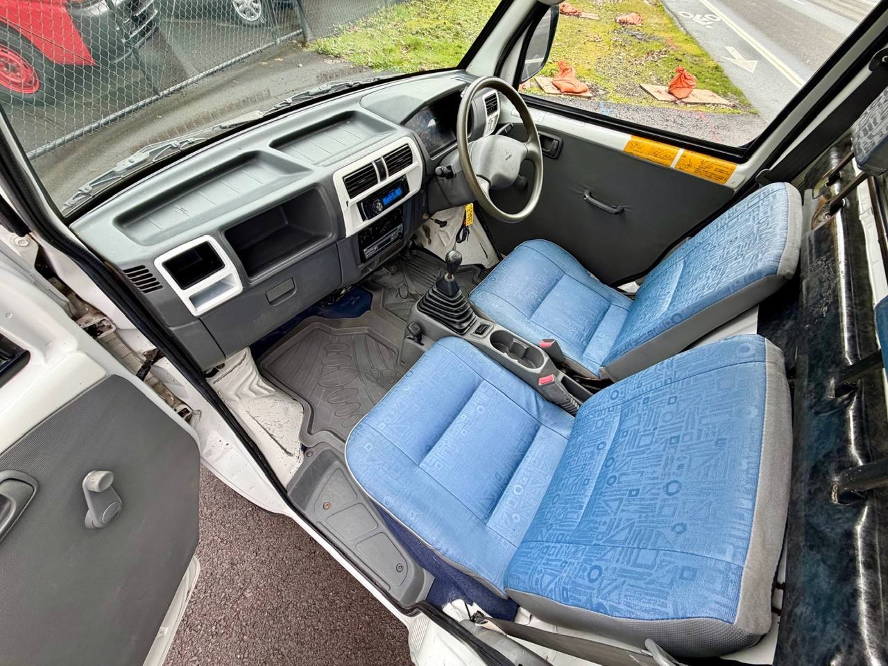 2000 Mitsubishi Minicab HD Dump 4WD, 2Hi-4Hi-4Lo, AC, PS, 5MT, LSD