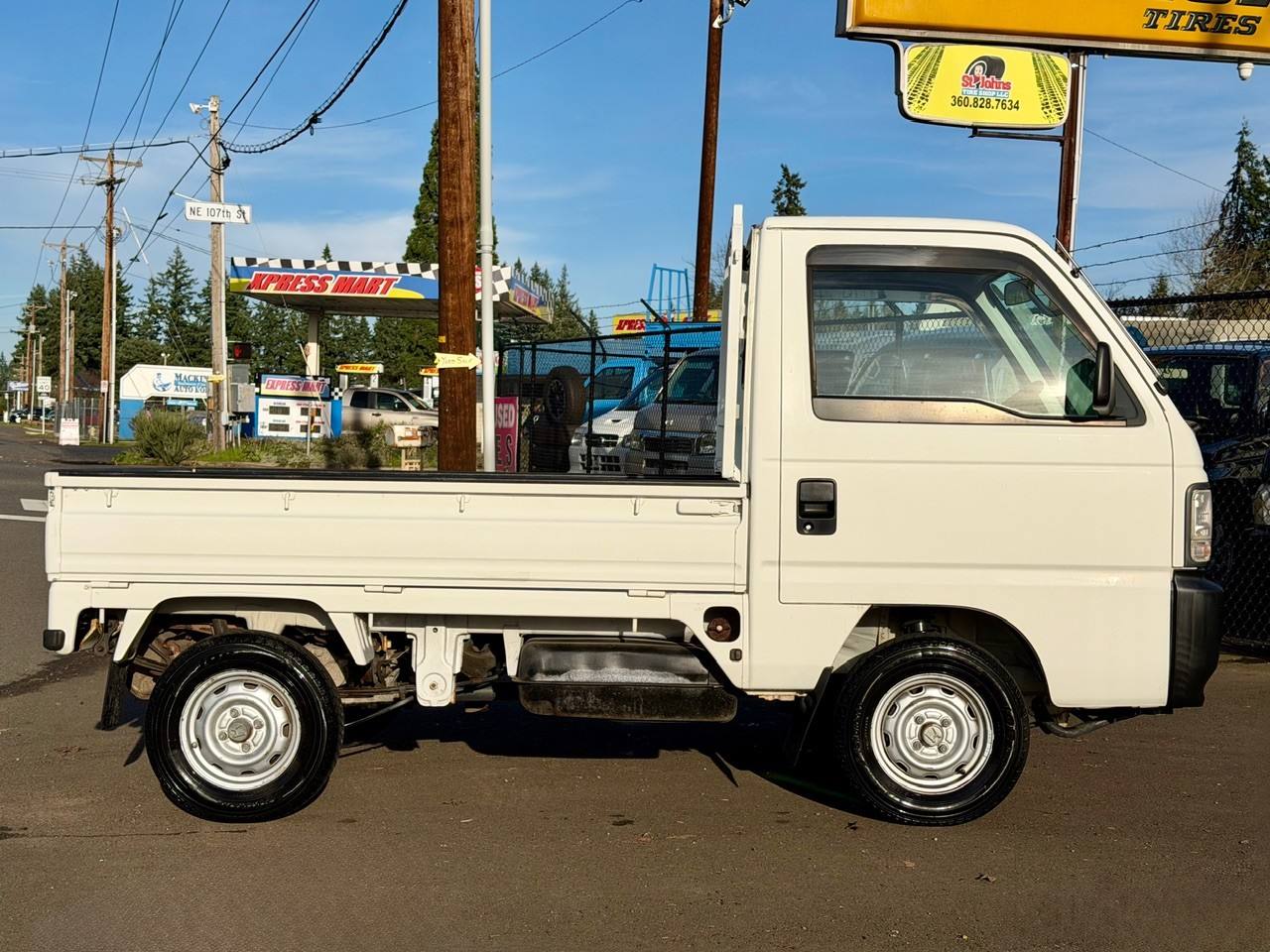 1998 Honda Acty Super Delux 4WD Mid-Engine, AC, 5MT, Like New!
