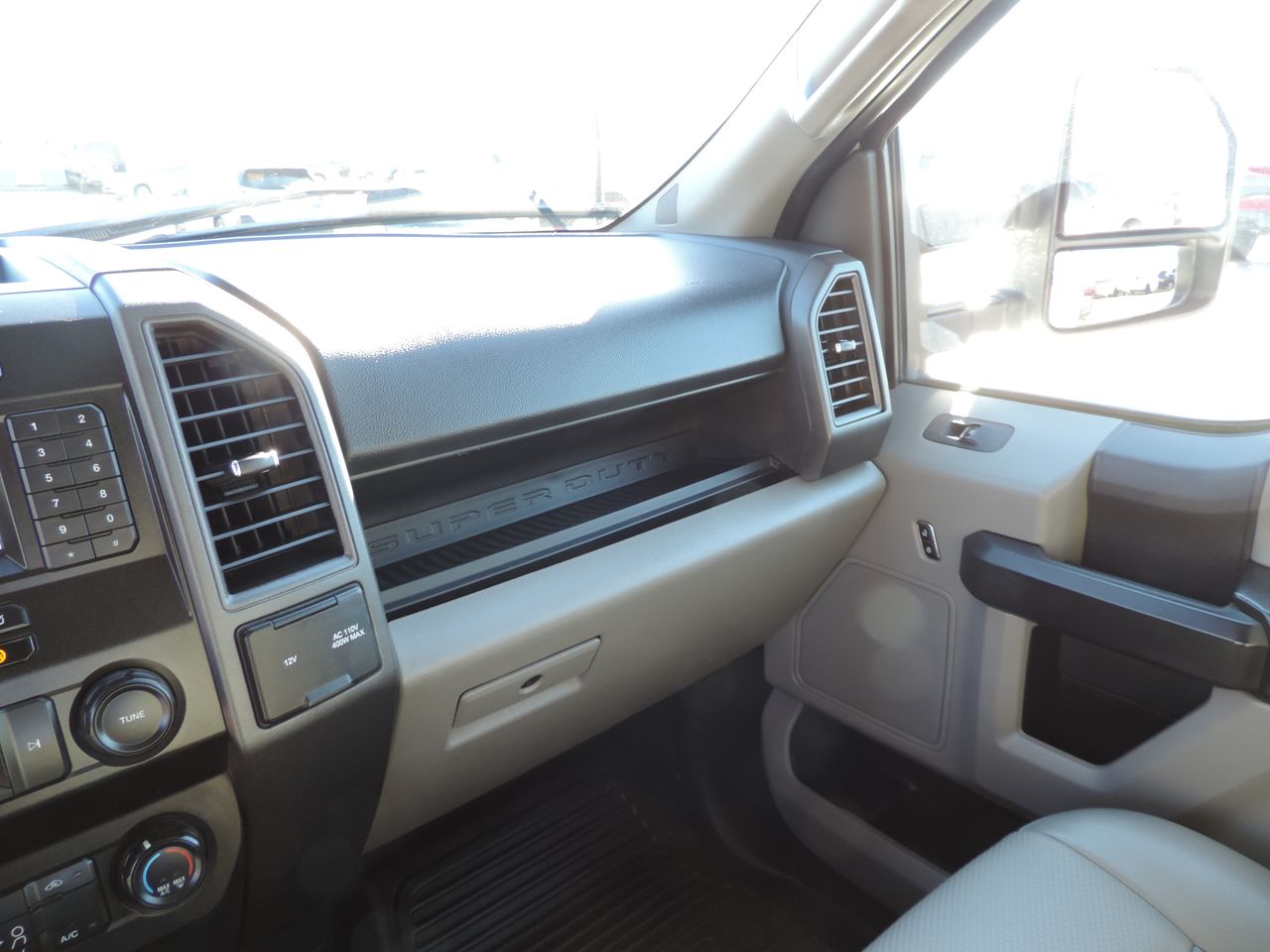 2022 Ford F-350 SD Crew Cab XL Flatbed DRW 4WD