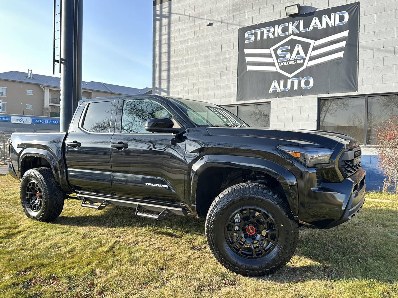 2025 Toyota Tacoma SR5 4WD