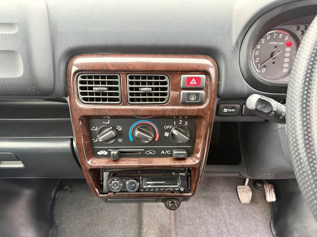 2000 Honda Vamos  Fulltime 4WD, PS, PW, PL, AC, Airbags, Auto