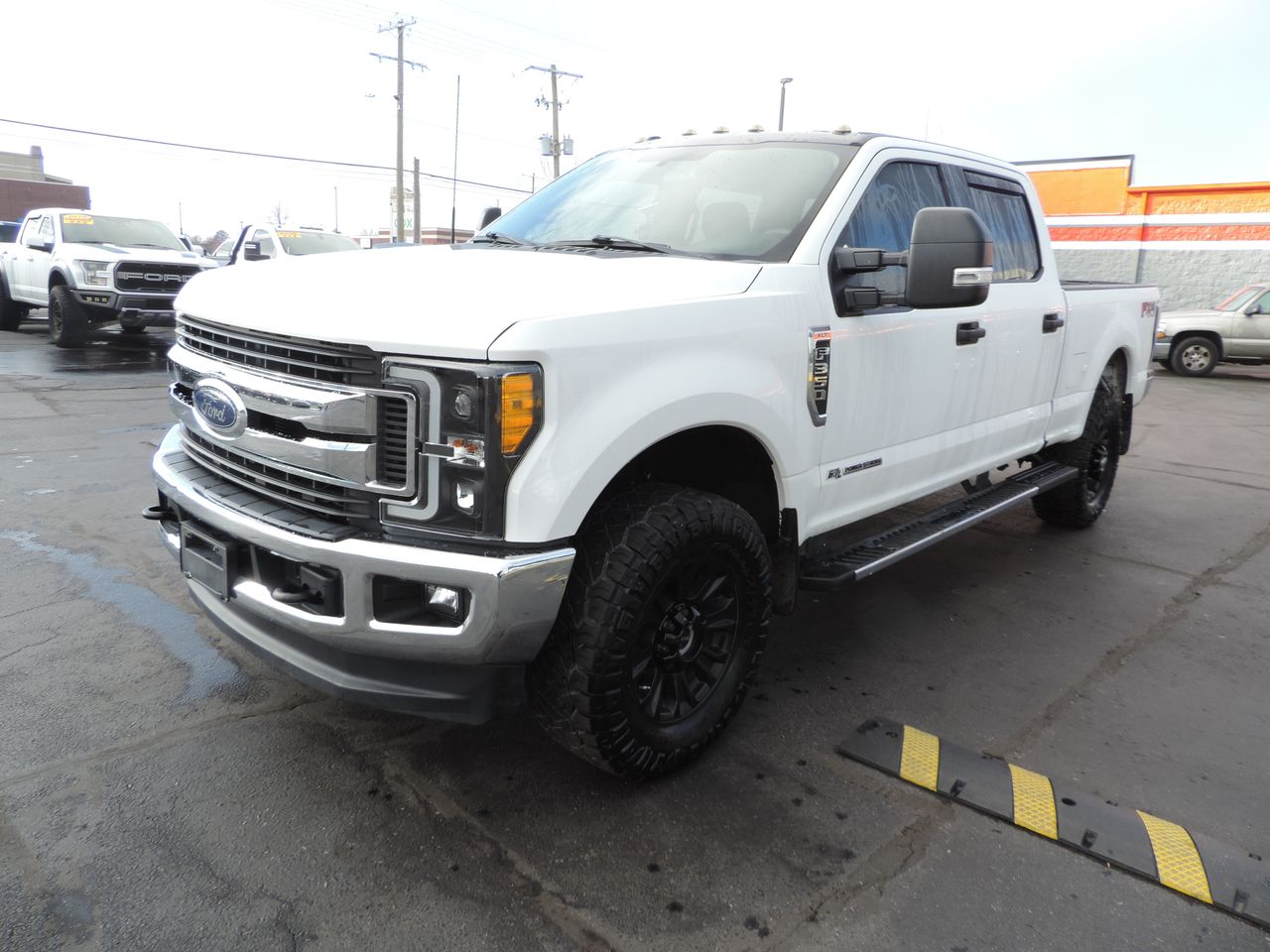 2019 Ford F-350 SD Crew Cab XLT FX4 4WD