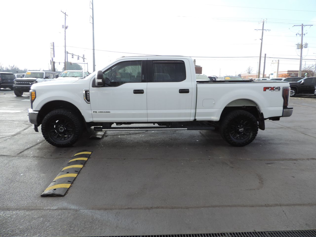 2019 Ford F-350 SD Crew Cab XLT FX4 4WD