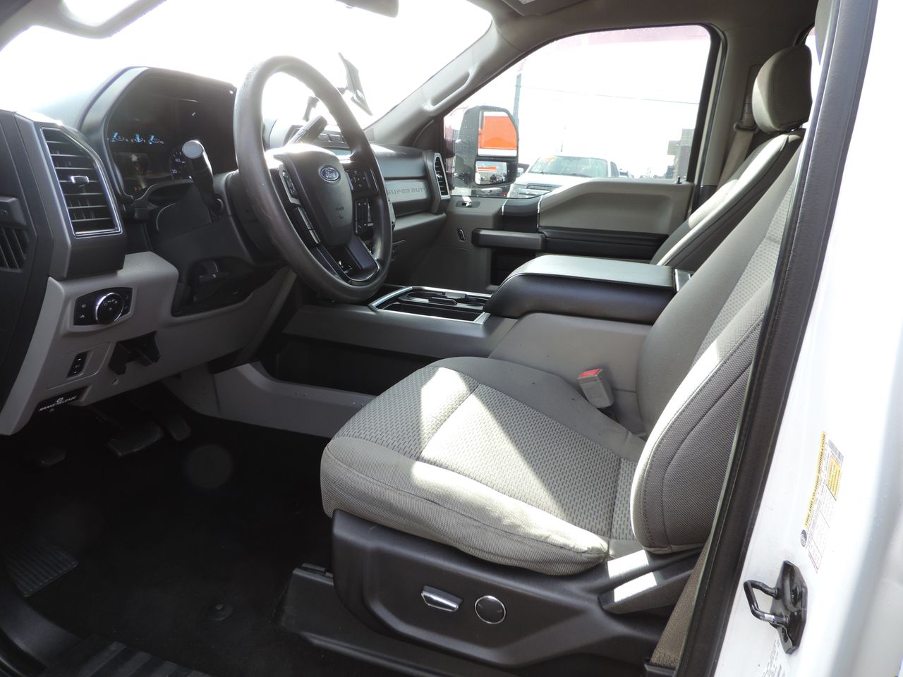 2019 Ford F-350 SD Crew Cab XLT FX4 4WD