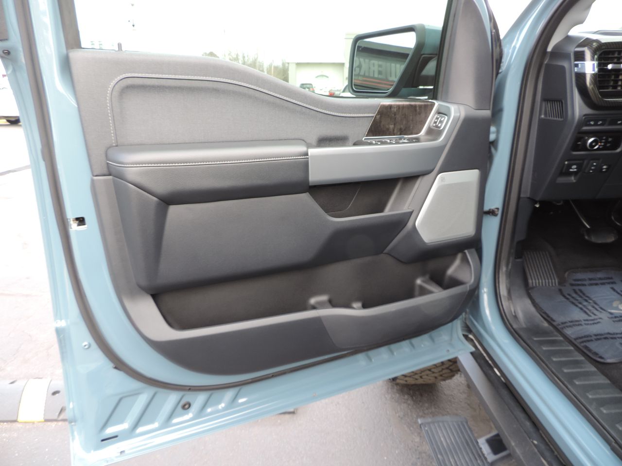 2023 Ford F-150 SuperCrew Lariat Black Ops 4WD