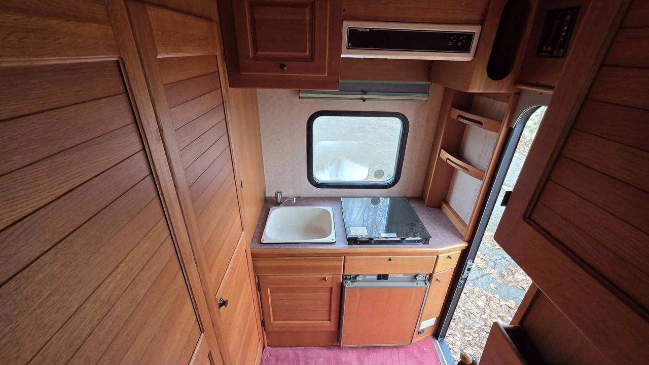 2001 Toyota Camroad Camper Limited 20th Anniversary 2WD, Auto