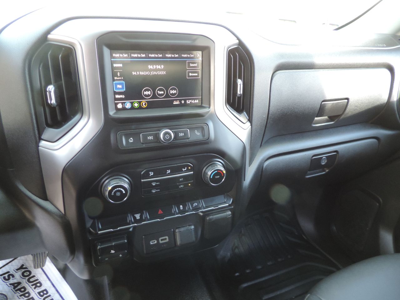 2021 Chevrolet Silverado 3500HD Crew Cab W/T Flatbed DRW 4WD