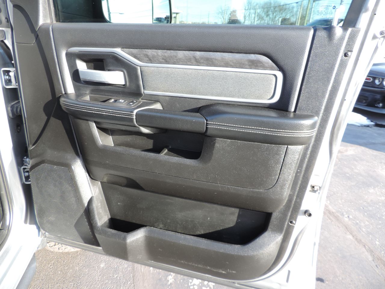 2022 RAM 3500 Crew Cab Big Horn DRW 4WD
