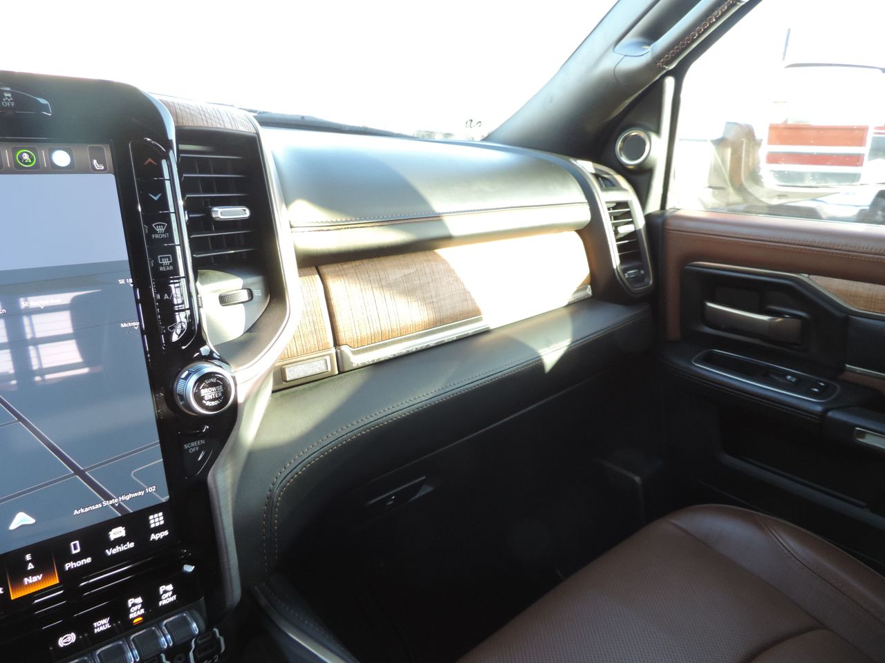 2022 RAM 3500 Crew Cab Longhorn Flatbed 4WD DRW