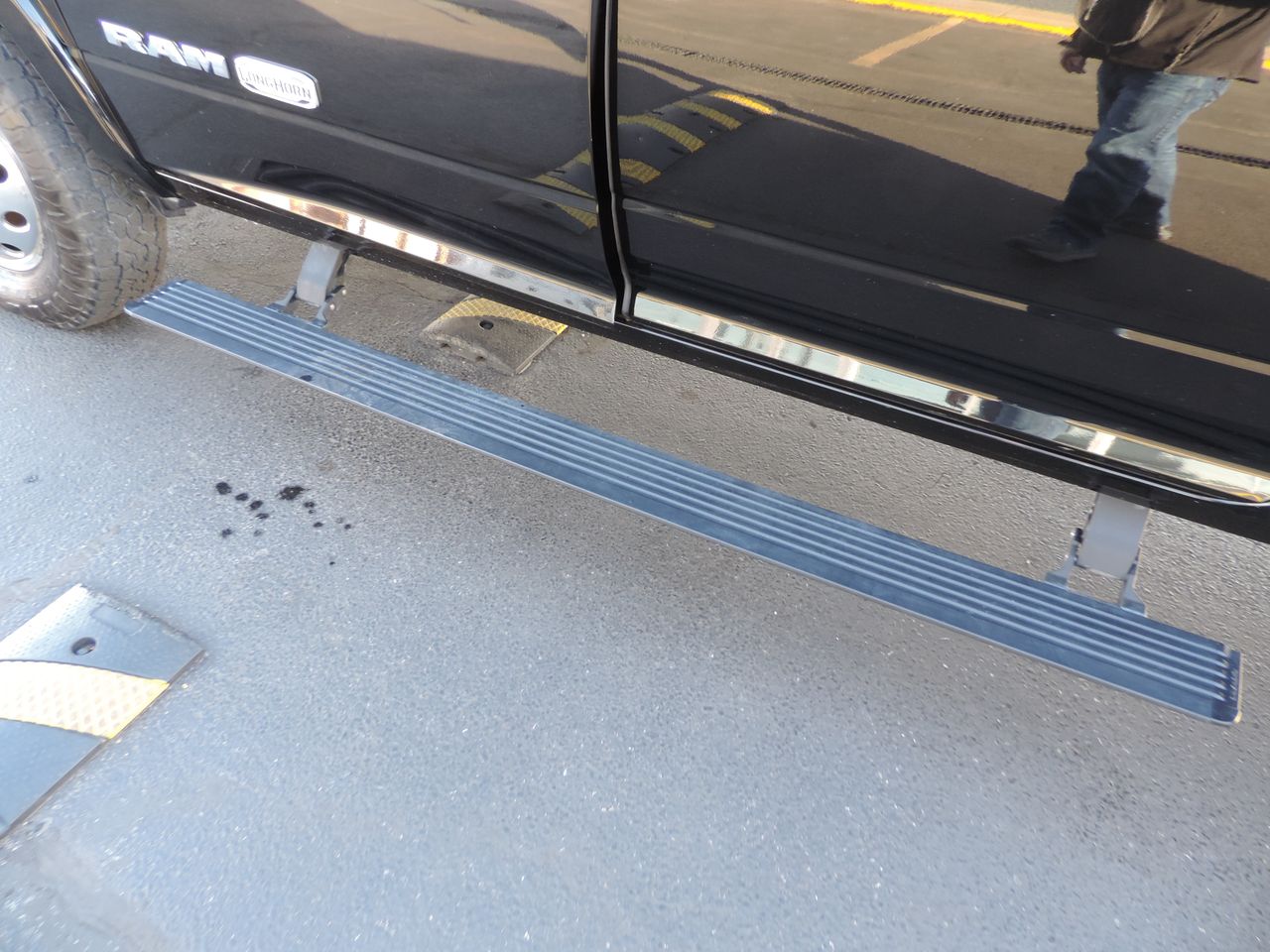 2022 RAM 3500 Crew Cab Longhorn Flatbed 4WD DRW