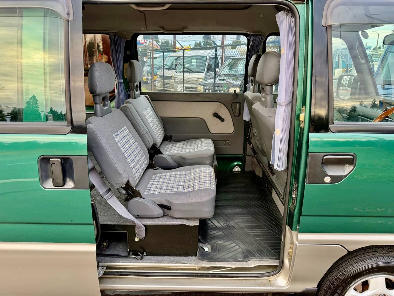 1997 Subaru Sambar EFI Dias Supercharged Glass Roof 4WD, PW, AC, 5MT