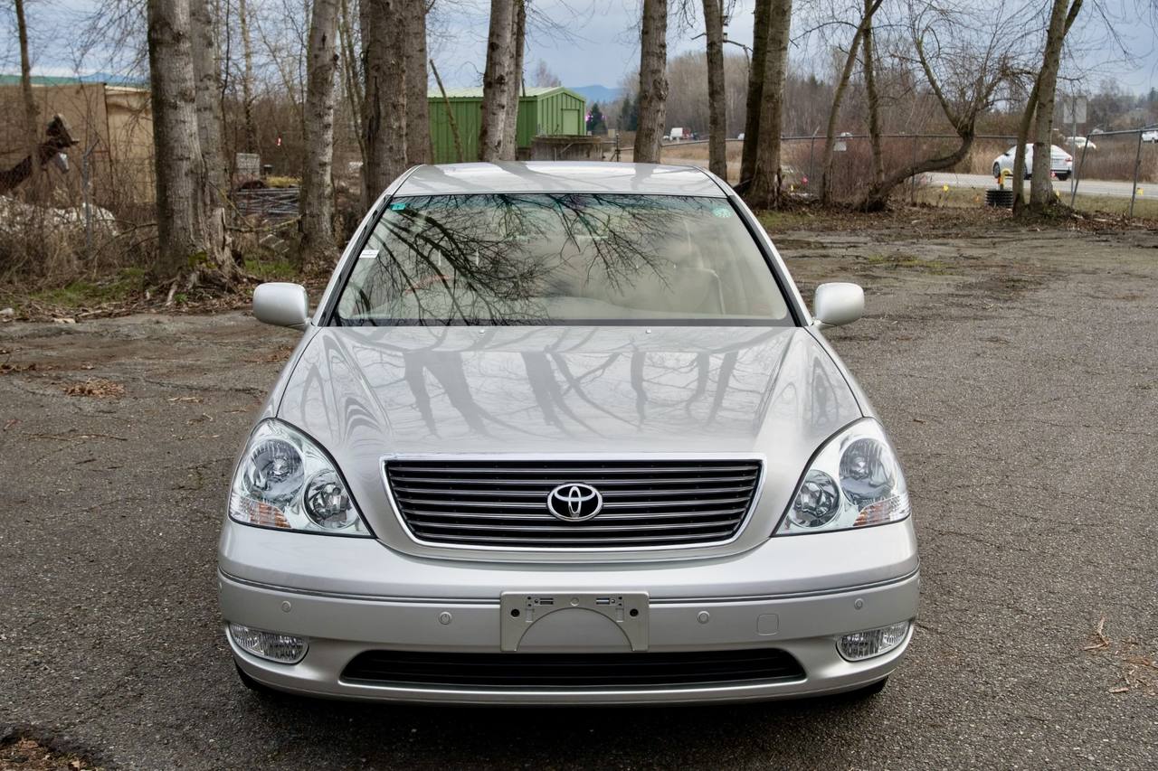 2001 Toyota Celsior Type C RWD, Fully Loaded, Auto, Like New!