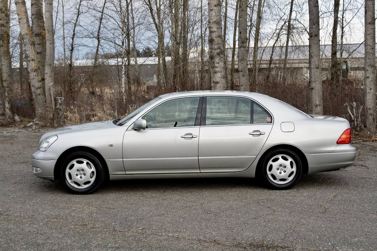 2001 Toyota Celsior Type C RWD, Fully Loaded, Auto, Like New!