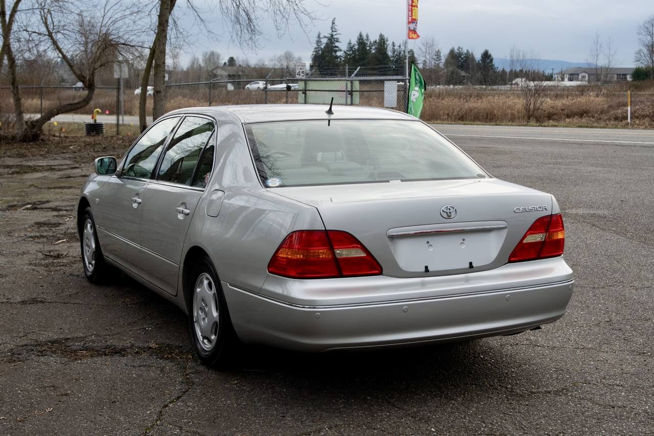2001 Toyota Celsior Type C RWD, Fully Loaded, Auto, Like New!