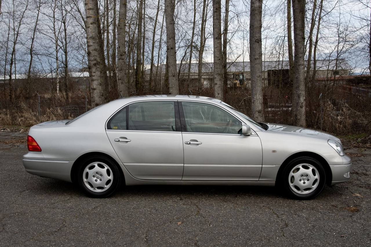2001 Toyota Celsior Type C RWD, Fully Loaded, Auto, Like New!