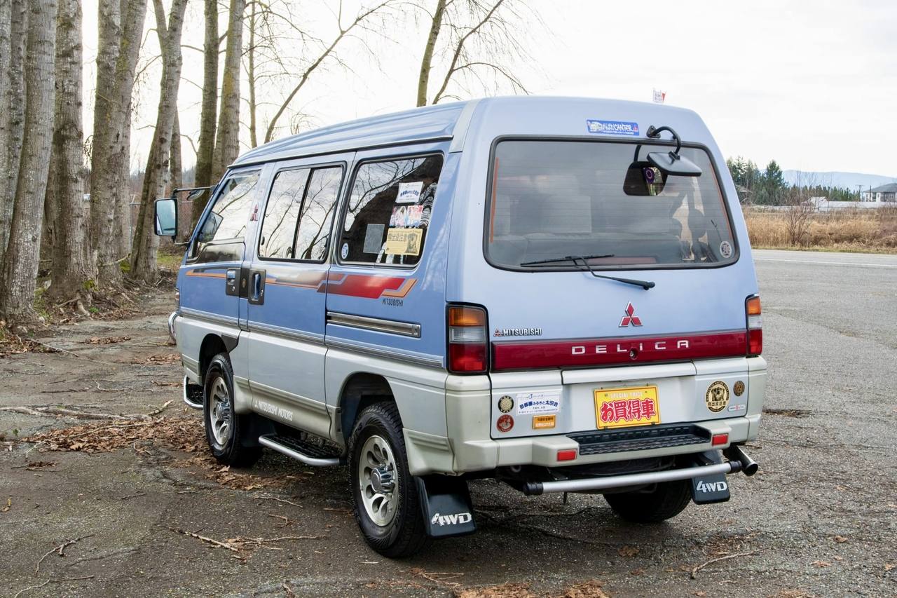 1993 Mitsubishi Delica Turbo Diesel 4WD, PS, PL, PW, Dual AC, 5MT