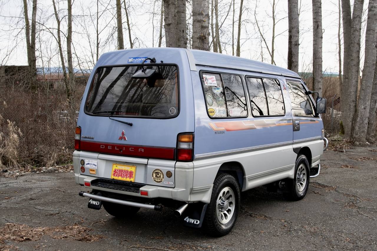 1993 Mitsubishi Delica Turbo Diesel 4WD, PS, PL, PW, Dual AC, 5MT