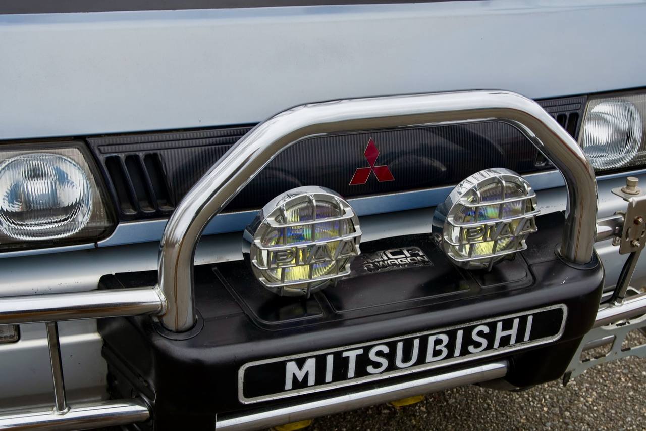 1993 Mitsubishi Delica Turbo Diesel 4WD, PS, PL, PW, Dual AC, 5MT