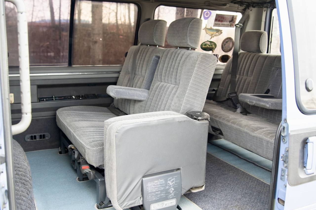 1993 Mitsubishi Delica Turbo Diesel 4WD, PS, PL, PW, Dual AC, 5MT