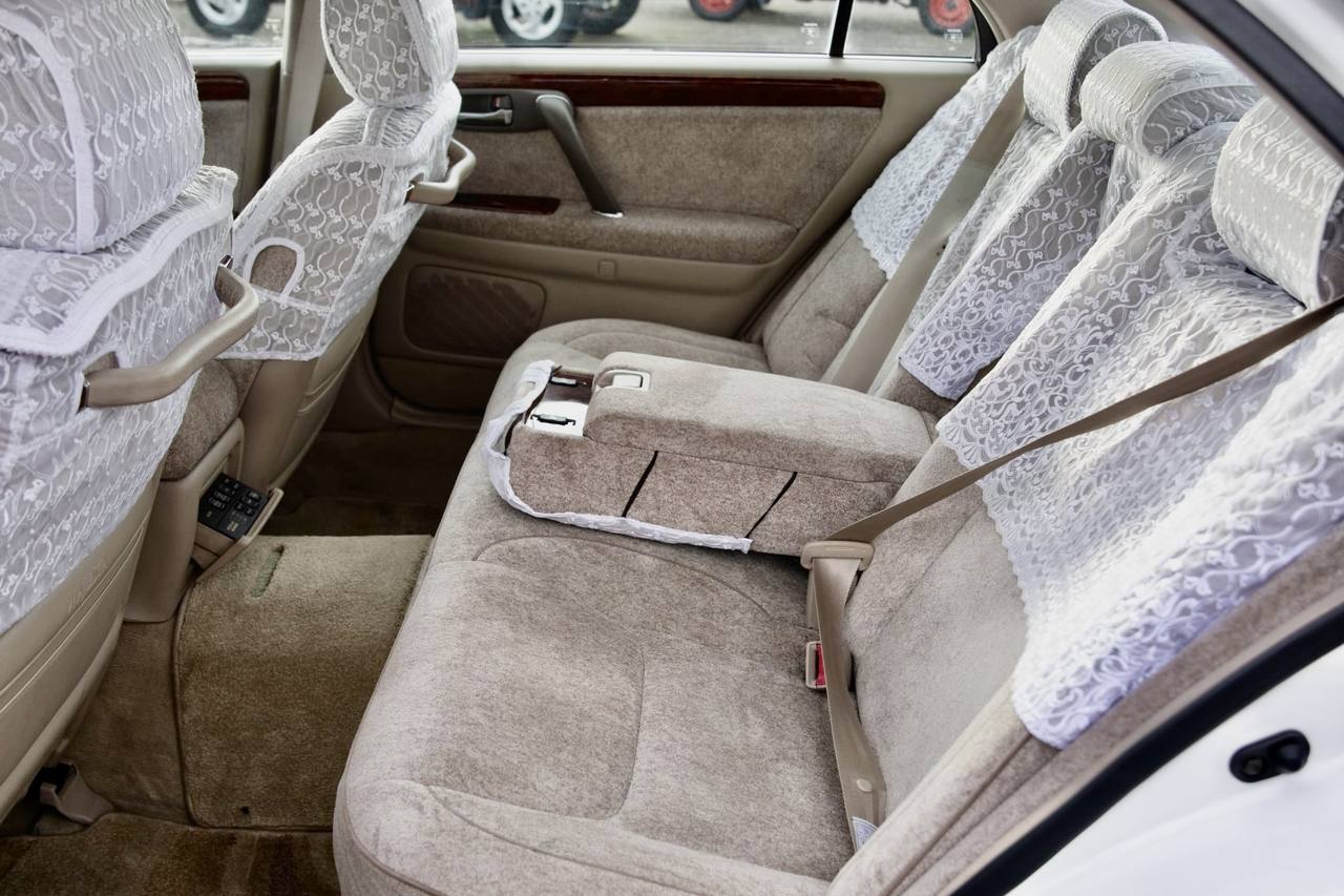 2001 Toyota Crown Majesta V8 RWD, PS, PW, AC, Aero Kit, Automatic