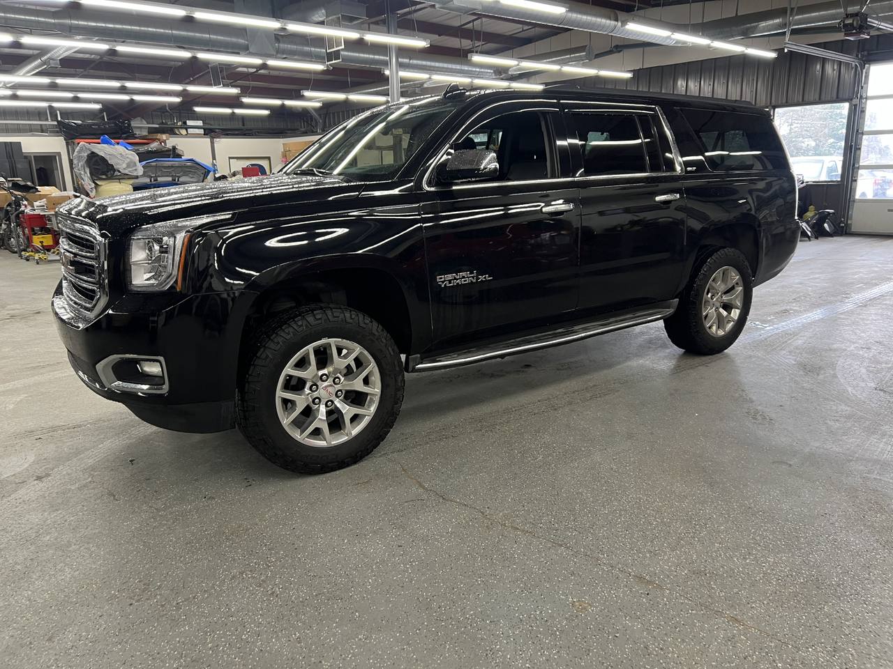 2015 GMC Yukon XL SLT 1/2 Ton 4WD