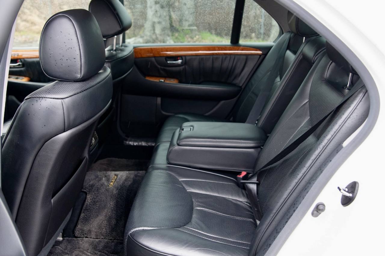2001 Toyota Celsior Type C RWD, Leather, PS, PW, AC, Automatic