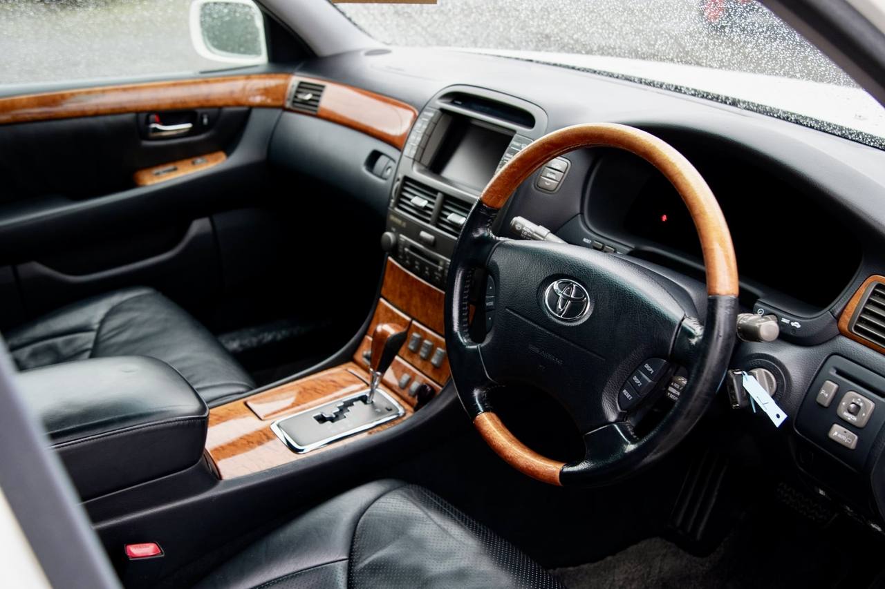 2001 Toyota Celsior Type C RWD, Leather, PS, PW, AC, Automatic
