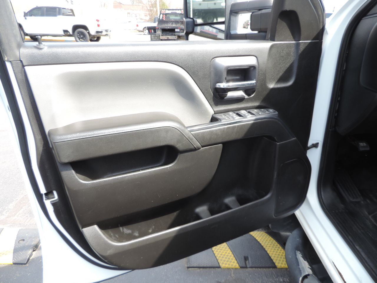 2019 Chevrolet Silverado 3500HD Crew Cab W/T Flatbed DRW 4WD