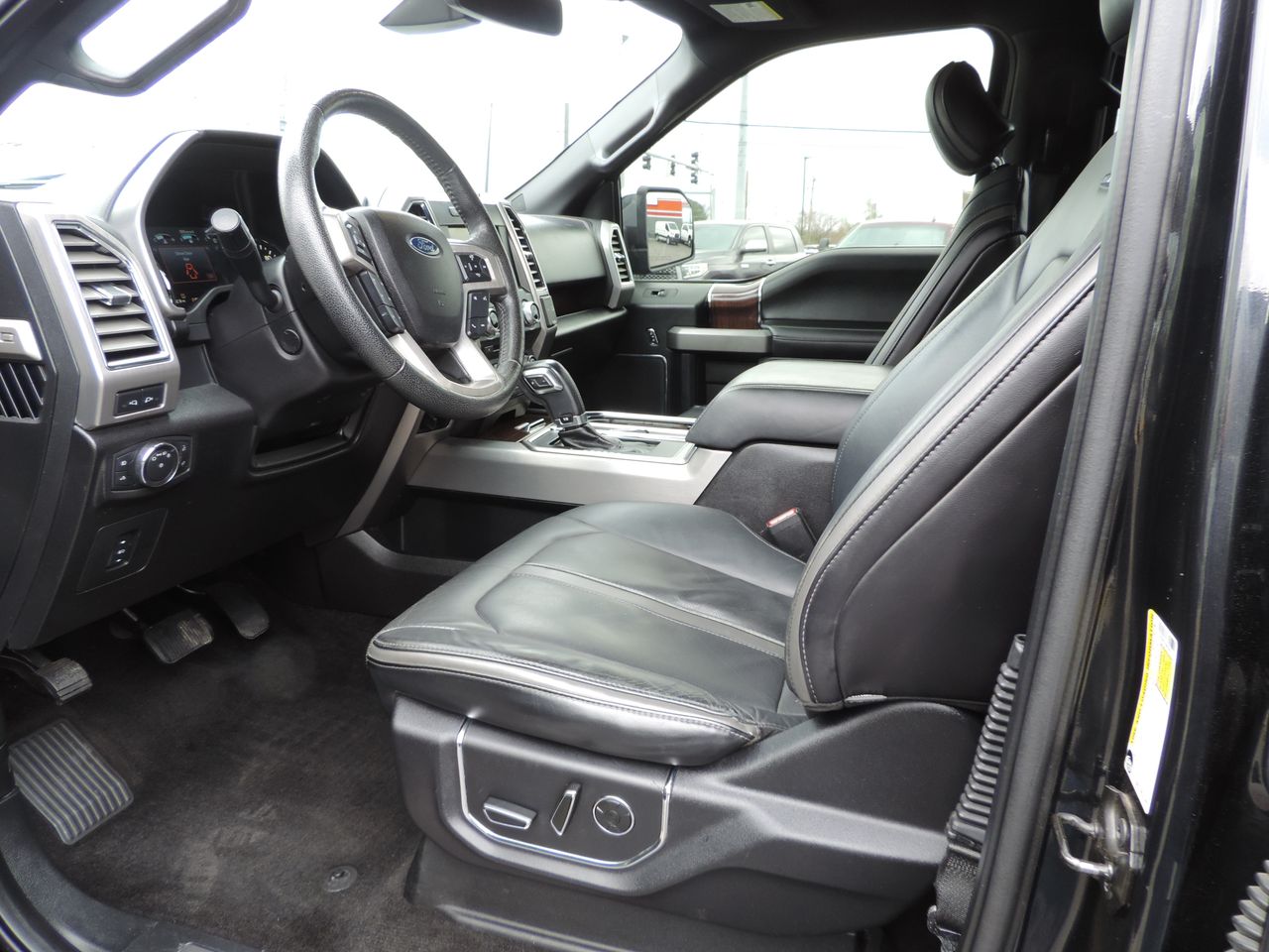 2015 Ford F-150 SuperCrew Platinum 4WD