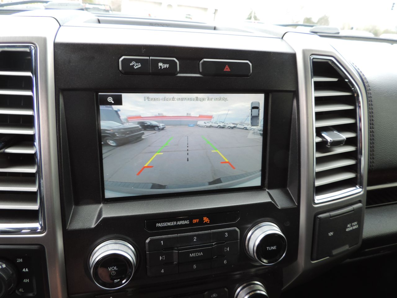 2015 Ford F-150 SuperCrew Platinum 4WD