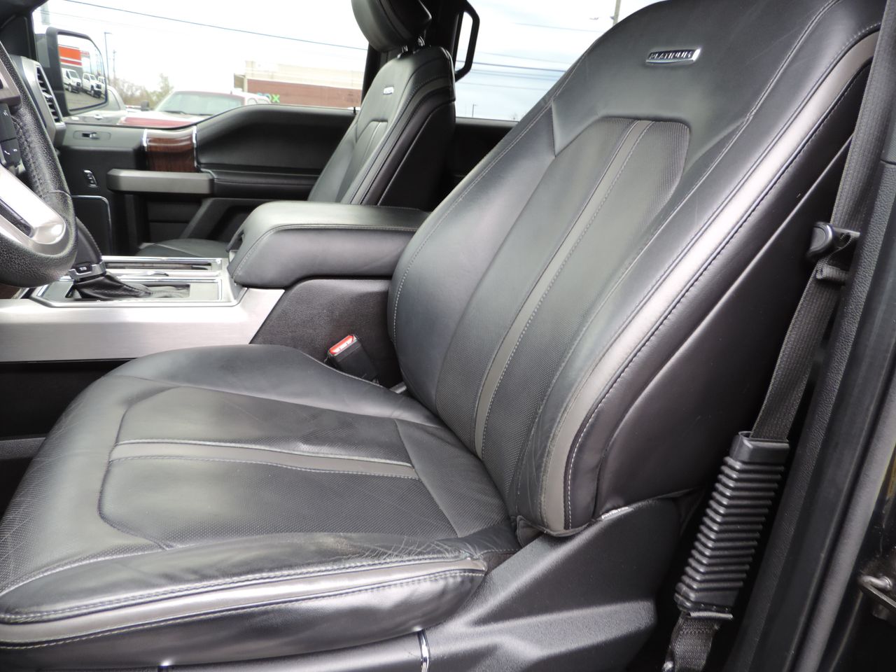 2015 Ford F-150 SuperCrew Platinum 4WD
