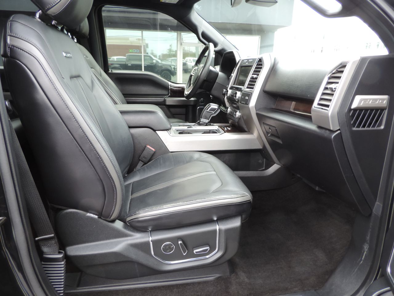 2015 Ford F-150 SuperCrew Platinum 4WD