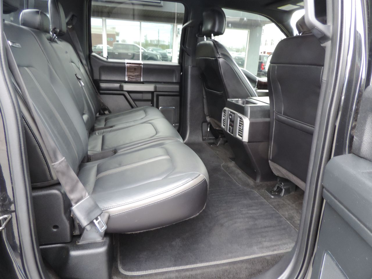 2015 Ford F-150 SuperCrew Platinum 4WD